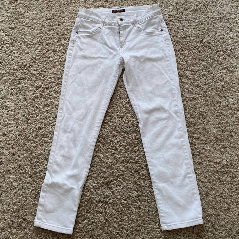 White cropped jeans